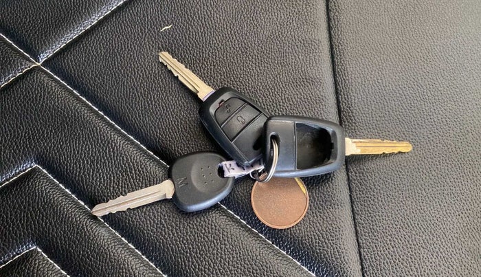 2018 Hyundai NEW SANTRO ASTA MT, Petrol, Manual, 72,996 km, Key Close Up