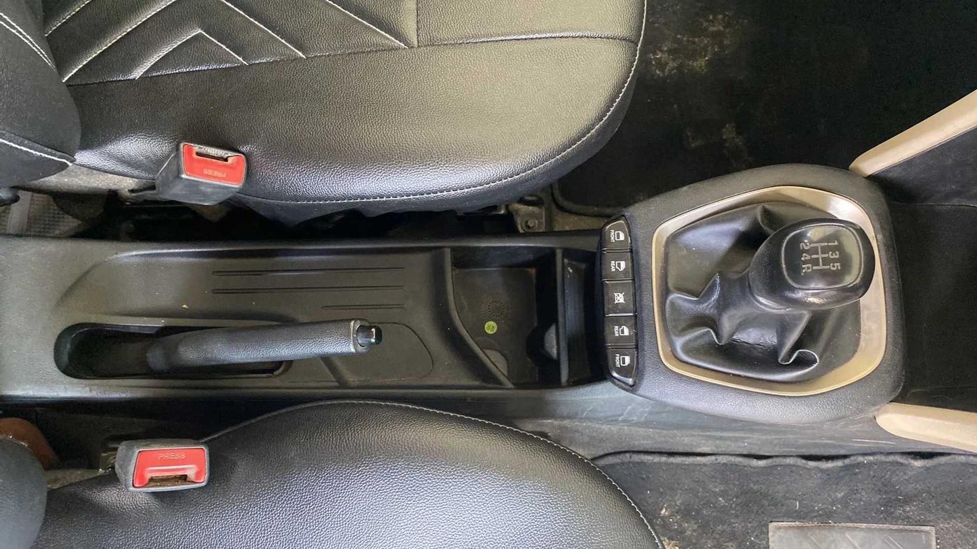 2018 Hyundai NEW SANTRO ASTA MT, Petrol, Manual, 72,996 km, Gear Lever