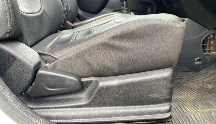 2019 Renault Kwid RXL, Petrol, Manual, 38,281 km, Driver Side Adjustment Panel