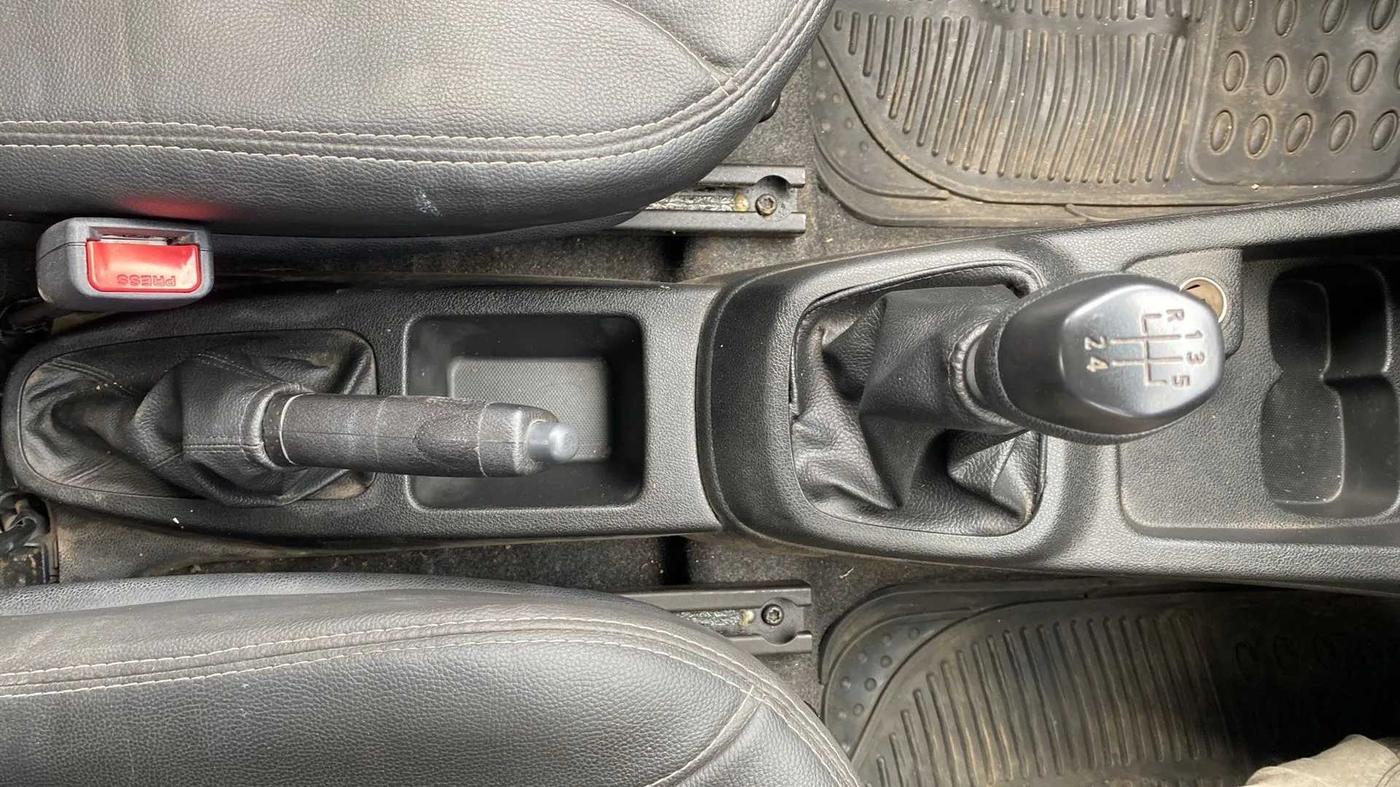2019 Renault Kwid RXL, Petrol, Manual, 38,281 km, Gear Lever