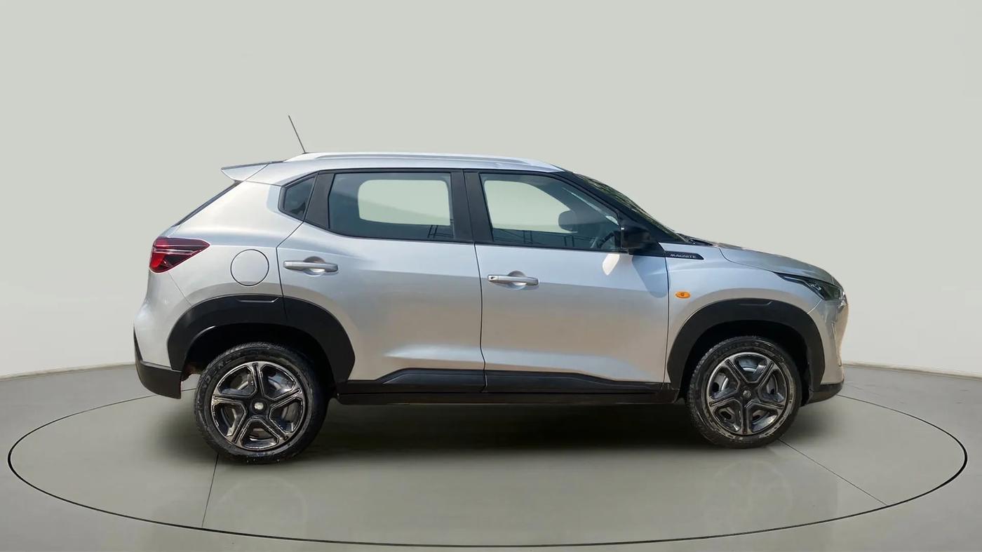 2022 Nissan MAGNITE XE, Petrol, Manual, 28,256 km, Right Side View