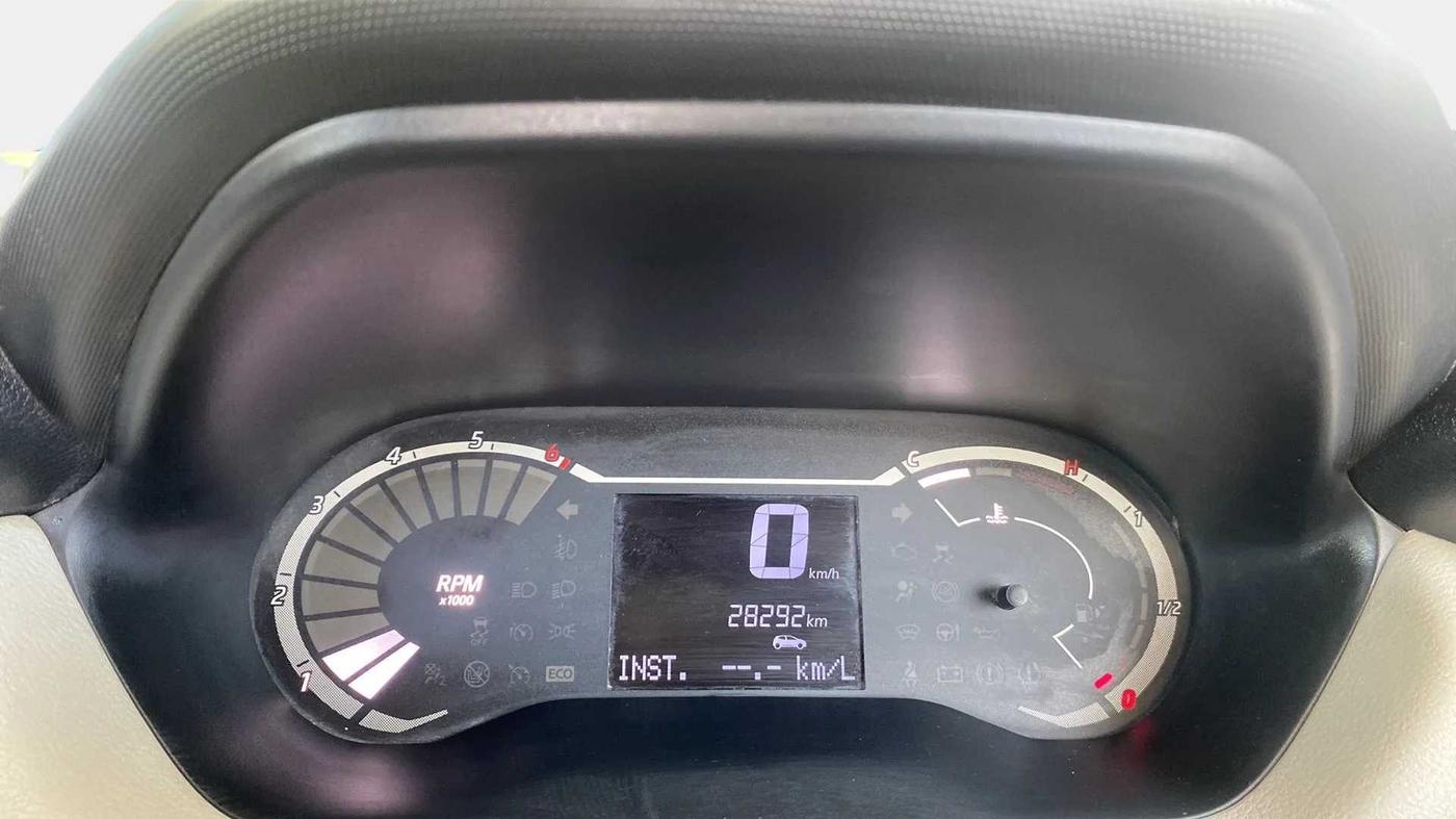 2022 Nissan MAGNITE XE, Petrol, Manual, 28,256 km, Odometer Image