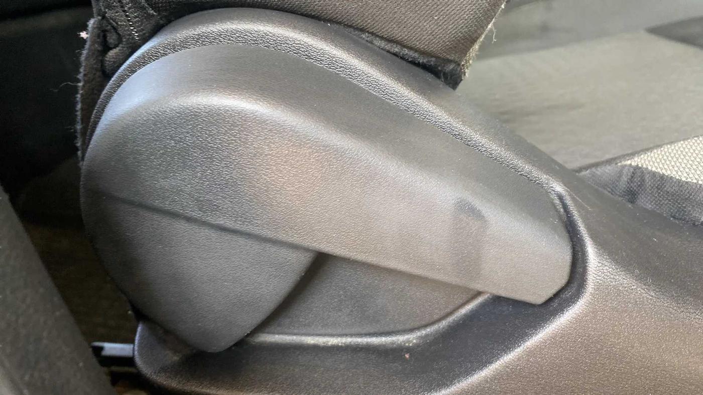 2022 Nissan MAGNITE XE, Petrol, Manual, 28,256 km, Driver Side Adjustment Panel