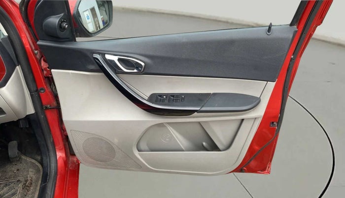 2018 Tata Tiago XZ PETROL, Petrol, Manual, 25,082 km, Driver Side Door Panels Control