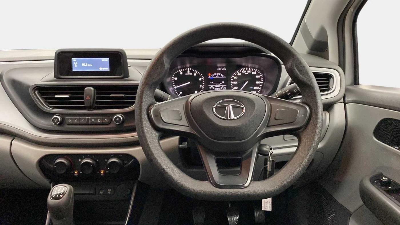 2020 Tata ALTROZ XM PETROL, Petrol, Manual, 16,823 km, Steering Wheel Close Up