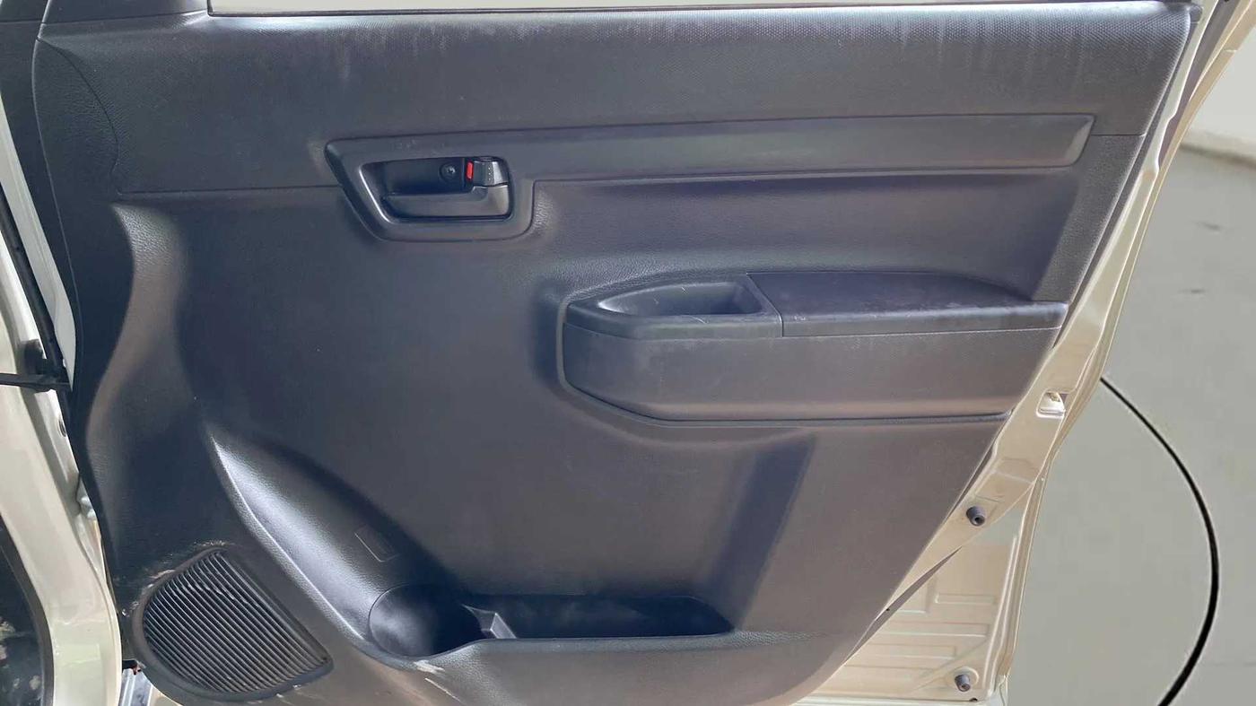 2022 Maruti S PRESSO VXI+, CNG, Manual, 13,888 km, Driver Side Door Panels Control