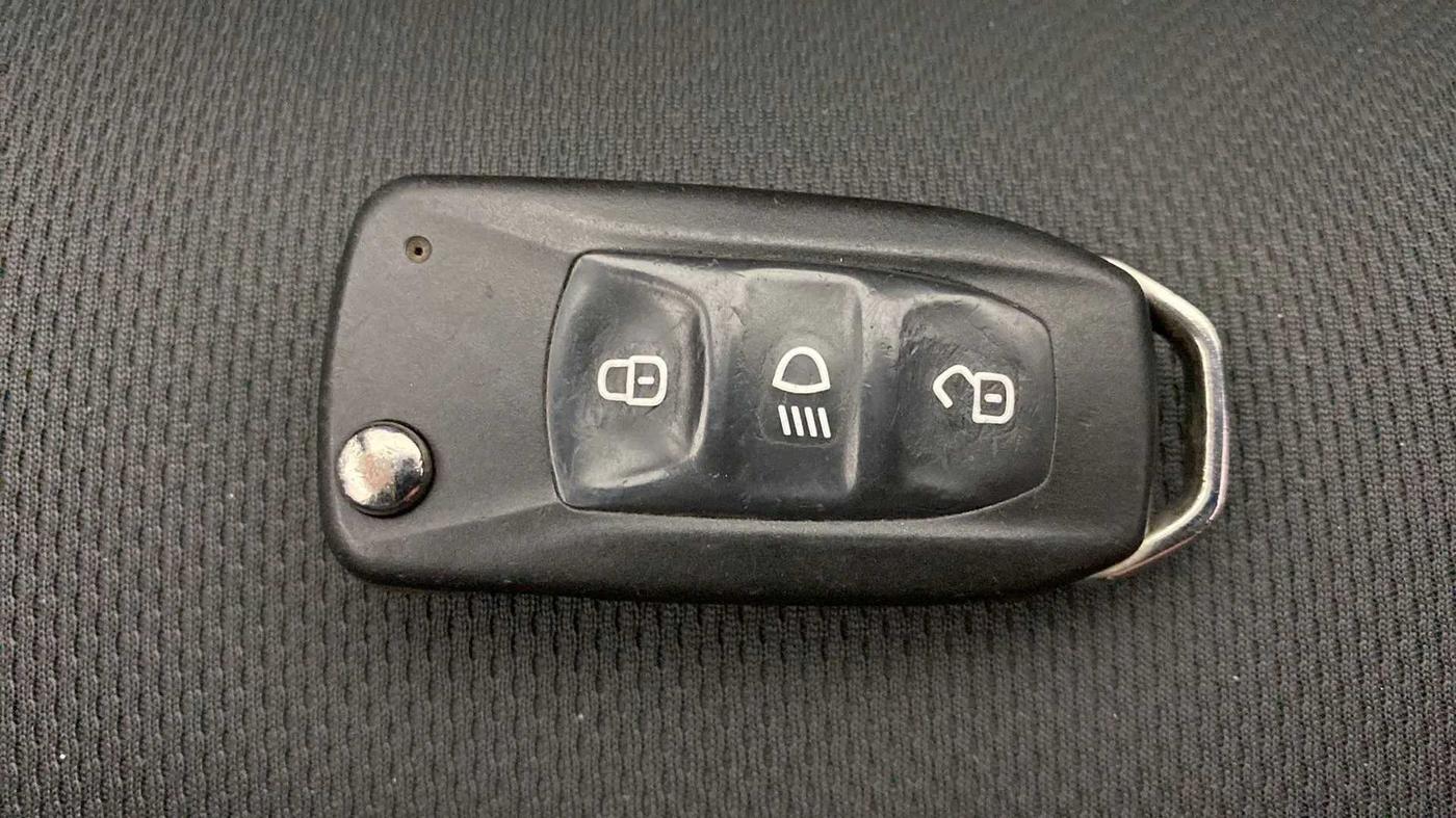 2019 Tata Tiago XZ PLUS PETROL, Petrol, Manual, 98,499 km, Key Close Up