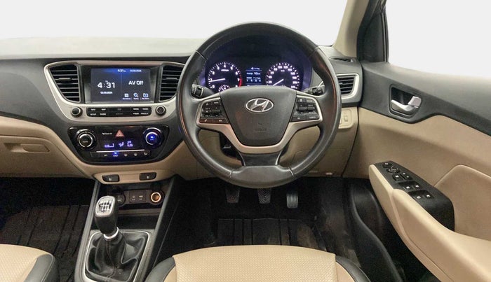 2017 Hyundai Verna 1.6 VTVT SX (O), Petrol, Manual, 45,501 km, Steering Wheel Close Up