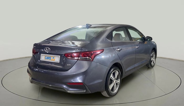 2017 Hyundai Verna 1.6 VTVT SX (O), Petrol, Manual, 45,501 km, Right Back Diagonal