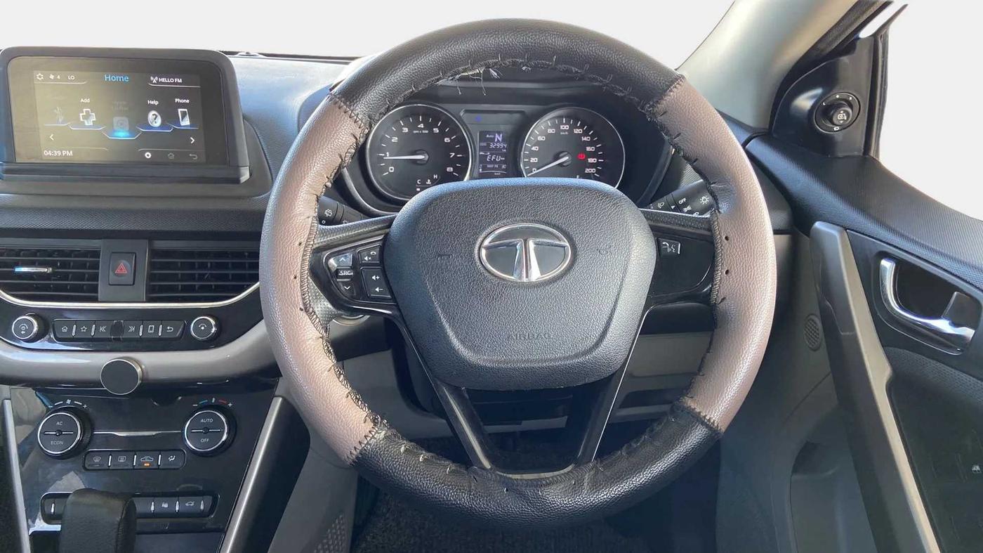 2018 Tata NEXON XZA PLUS PETROL DUAL TONE, Petrol, Automatic, 33,076 km, Steering Wheel Close Up