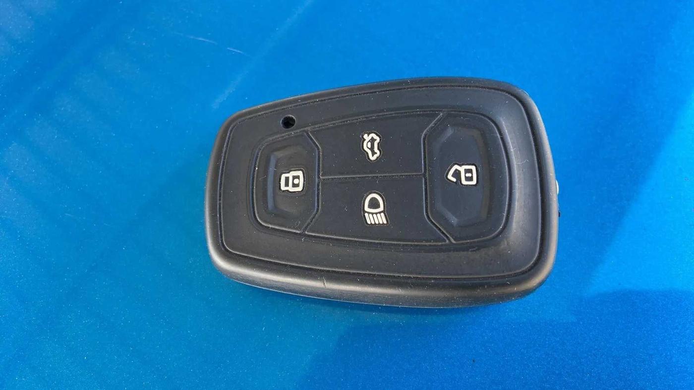 2018 Tata NEXON XZA PLUS PETROL DUAL TONE, Petrol, Automatic, 33,076 km, Key Close Up