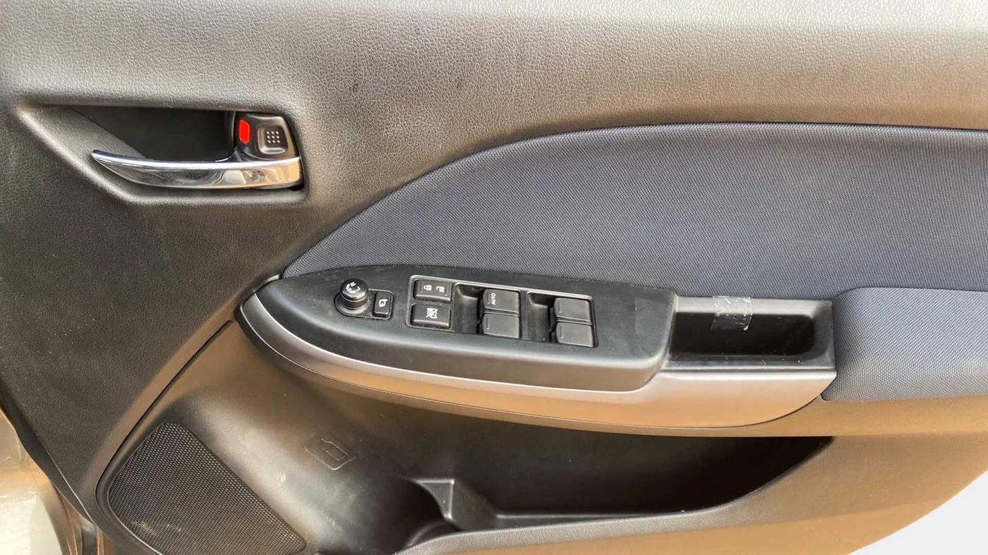 2021 Maruti Baleno ZETA CVT PETROL 1.2, Petrol, Automatic, 42,558 km, Driver Side Door Panels Control