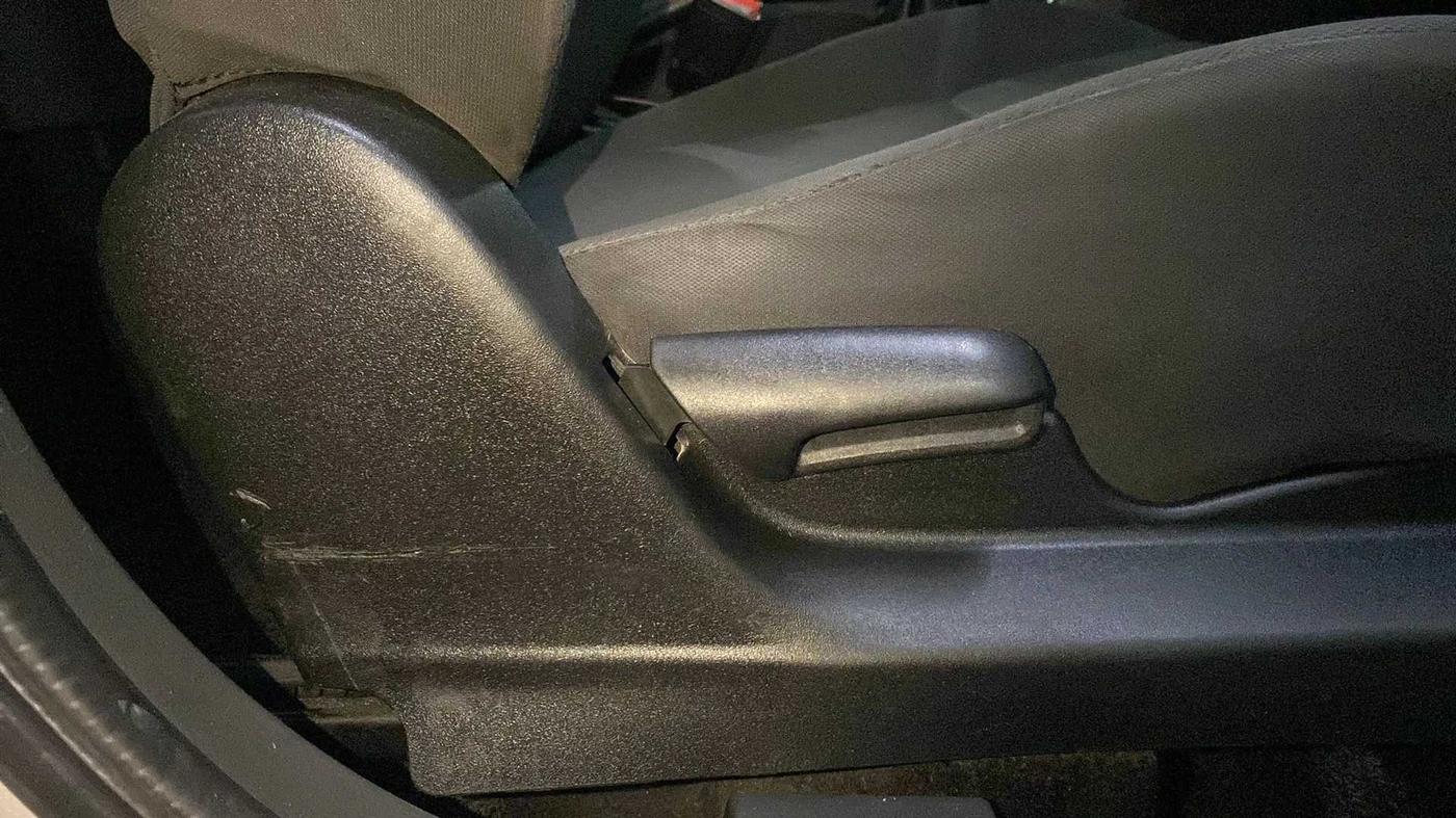 2016 Maruti Vitara Brezza VDI (O), Diesel, Manual, 74,276 km, Driver Side Adjustment Panel