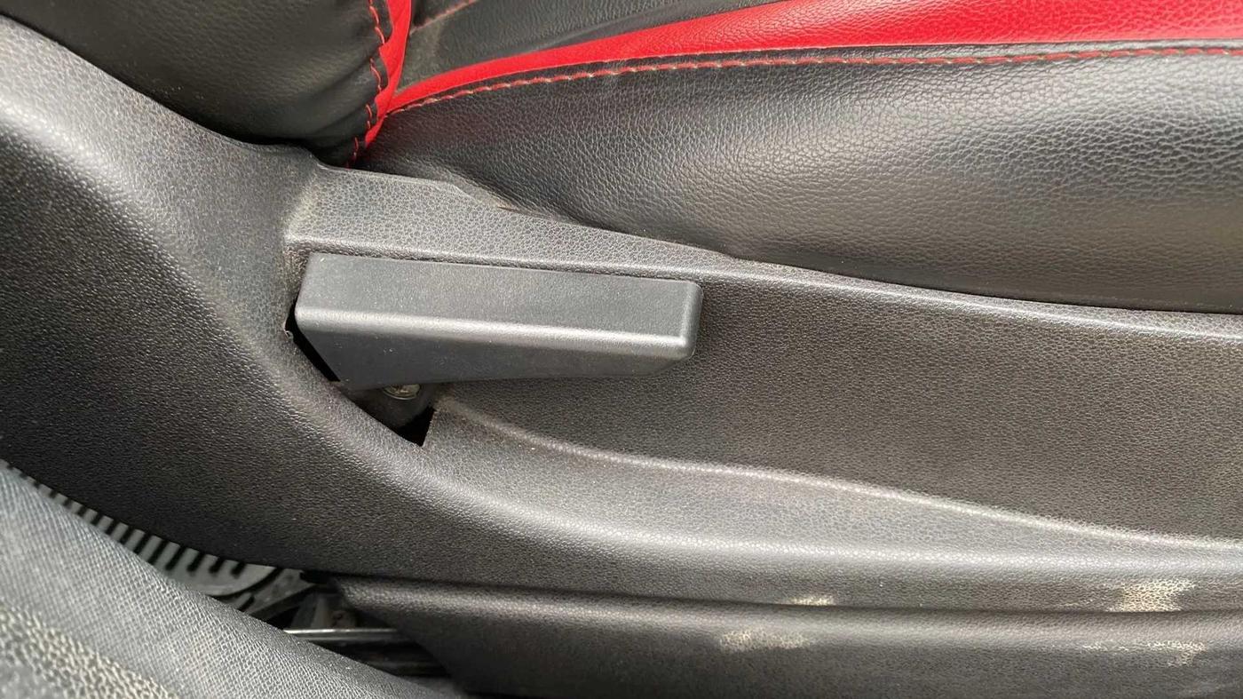 2019 Tata NEXON KRAZ PLUS AMT PETROL, Petrol, Automatic, 23,645 km, Driver Side Adjustment Panel