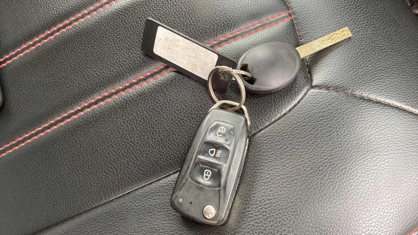 2019 Tata NEXON KRAZ PLUS AMT PETROL, Petrol, Automatic, 23,645 km, Key Close Up