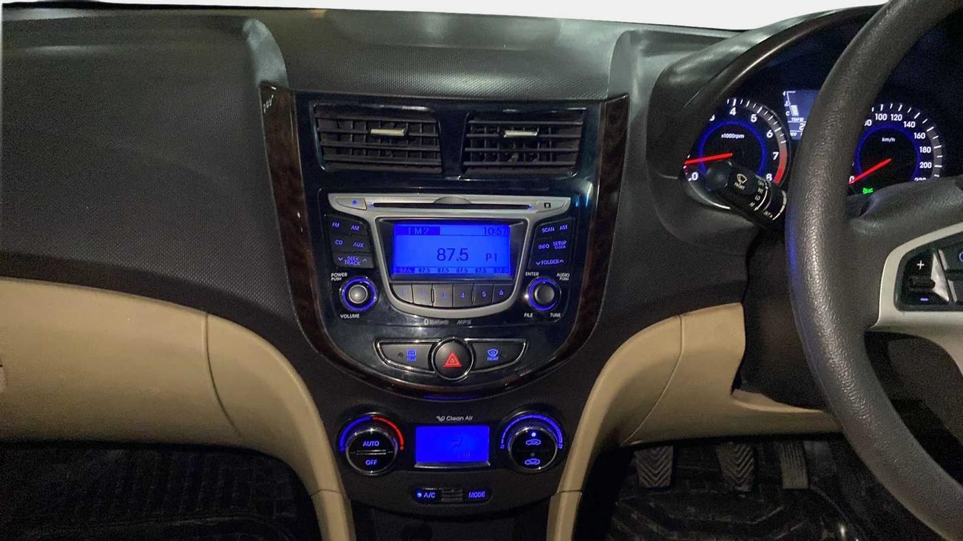 2014 Hyundai Verna FLUIDIC 1.6 VTVT SX, Petrol, Manual, 80,844 km, Air Conditioner