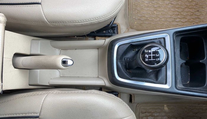 2018 Maruti Dzire ZDI PLUS, Diesel, Manual, 90,164 km, Gear lever - Knob has minor damage