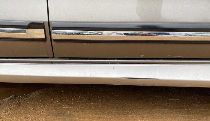 2018 Maruti Dzire ZDI PLUS, Diesel, Manual, 90,164 km, Right running board - Minor scratches