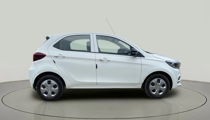 2022 Tata Tiago XT (O) PETROL, Petrol, Manual, 15,962 km, Right Side