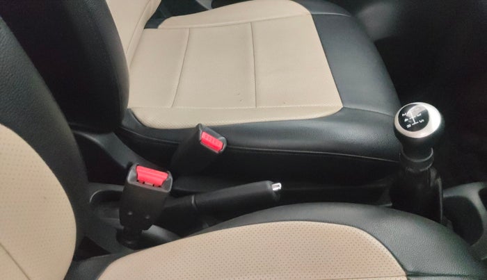 2018 Maruti Wagon R 1.0 VXI+, Petrol, Manual, 27,836 km, Gear Lever