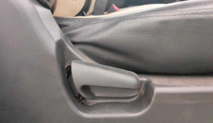 2018 Maruti Wagon R 1.0 VXI+, Petrol, Manual, 27,836 km, Driver Side Adjustment Panel
