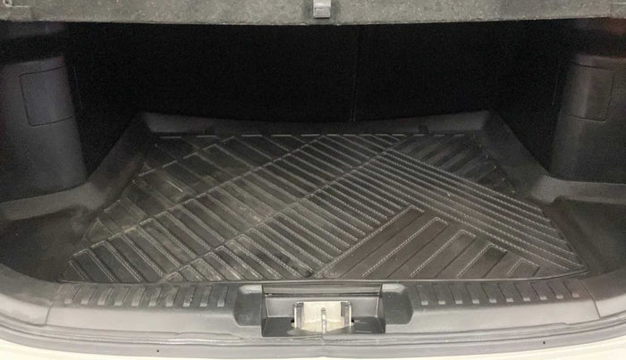 2021 Toyota URBAN CRUISER HIGH GRADE AT, Petrol, Automatic, 32,312 km, Boot Inside