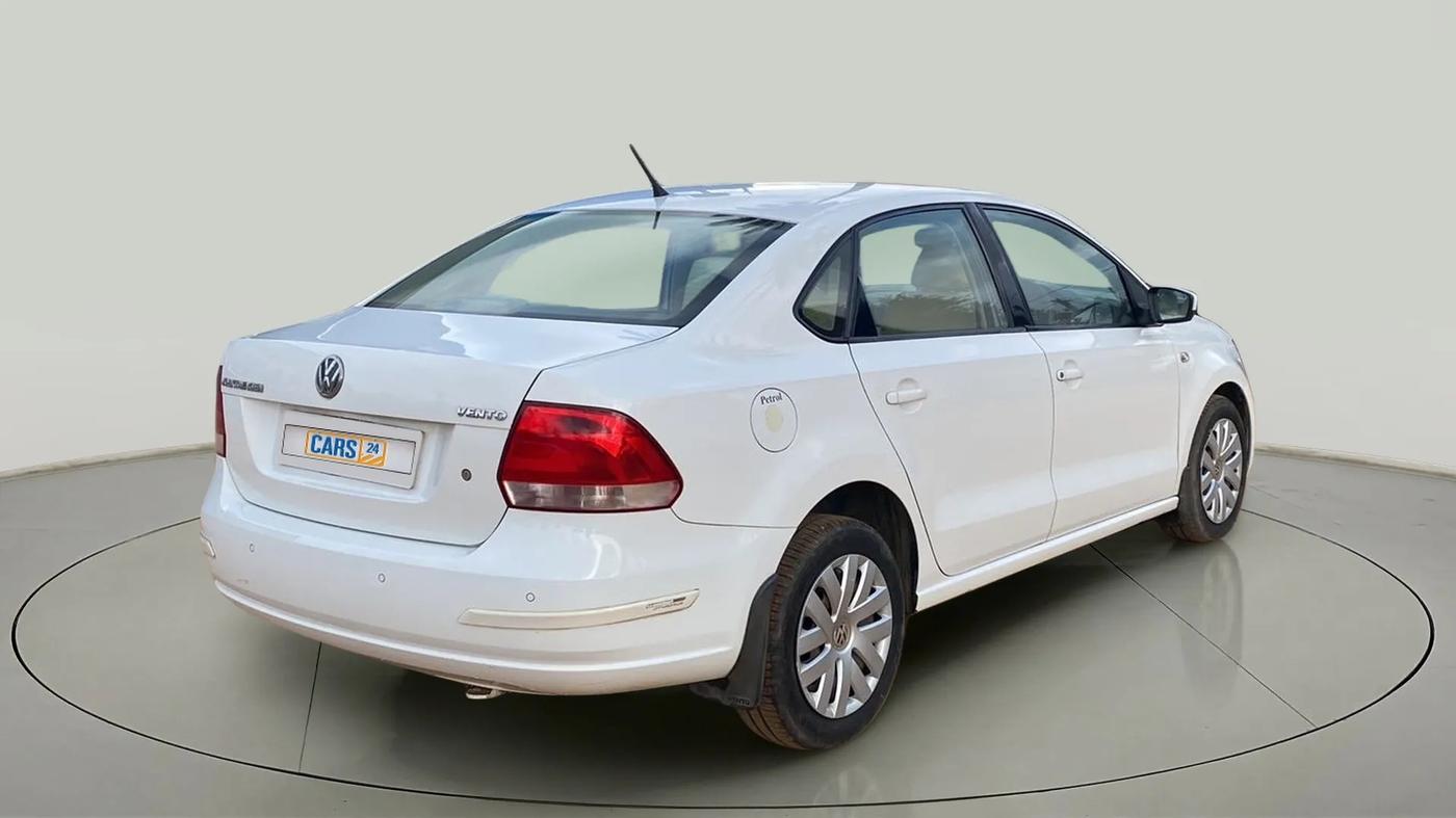 2013 Volkswagen Vento COMFORTLINE 1.6, Petrol, Manual, 55,183 km, Right Back Diagonal