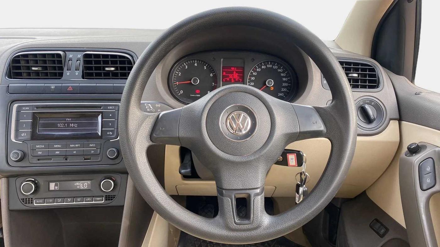 2013 Volkswagen Vento COMFORTLINE 1.6, Petrol, Manual, 55,183 km, Steering Wheel Close Up