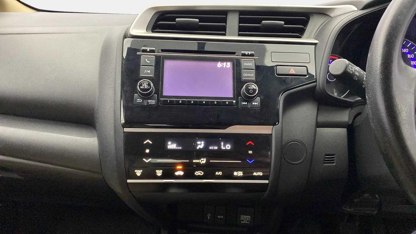 2018 Honda Jazz 1.2L I-VTEC V, Petrol, Manual, 38,372 km, Air Conditioner