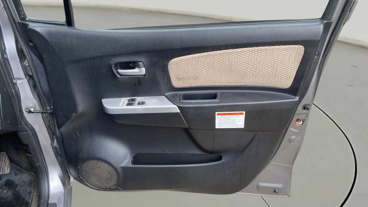 2017 Maruti Wagon R 1.0 LXI CNG, CNG, Manual, 60,196 km, Driver Side Door Panels Control
