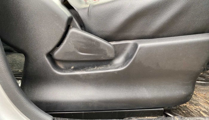 2019 Datsun Redi Go S 1.0 AMT, Petrol, Automatic, 49,836 km, Driver Side Adjustment Panel