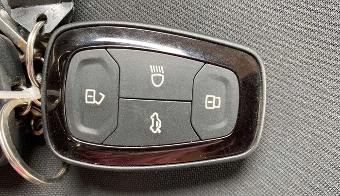 2021 Tata ALTROZ XZ PETROL, Petrol, Manual, 13,039 km, Key Close Up