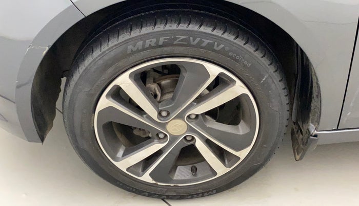 2021 Tata ALTROZ XZ PETROL, Petrol, Manual, 29,827 km, Left front tyre - Minor crack