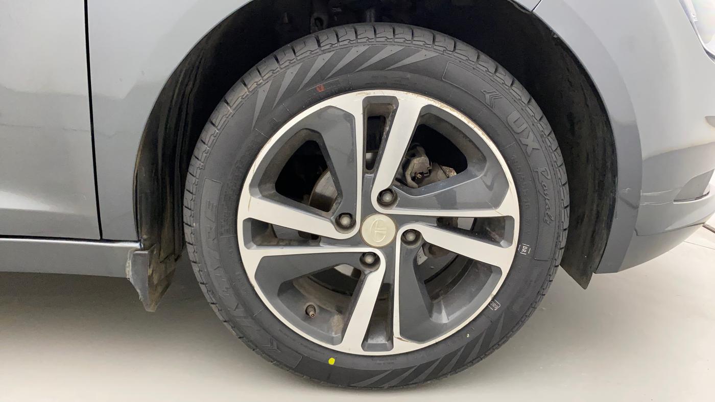 2021 Tata ALTROZ XZ PETROL, Petrol, Manual, 29,827 km, Right Front Wheel