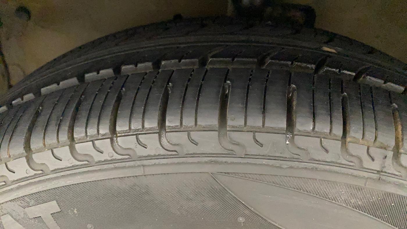 2019 Maruti Celerio VXI AMT, Petrol, Automatic, 71,020 km, Left Front Tyre Tread