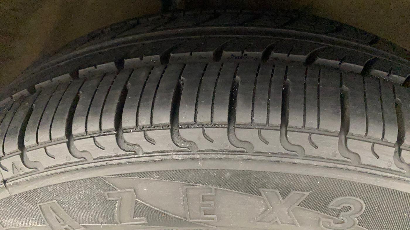 2019 Maruti Celerio VXI AMT, Petrol, Automatic, 71,020 km, Right Front Tyre Tread