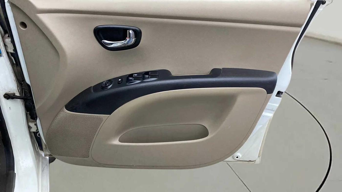 2013 Hyundai i10 SPORTZ 1.2 AT, Petrol, Automatic, 71,297 km, Driver Side Door Panels Control