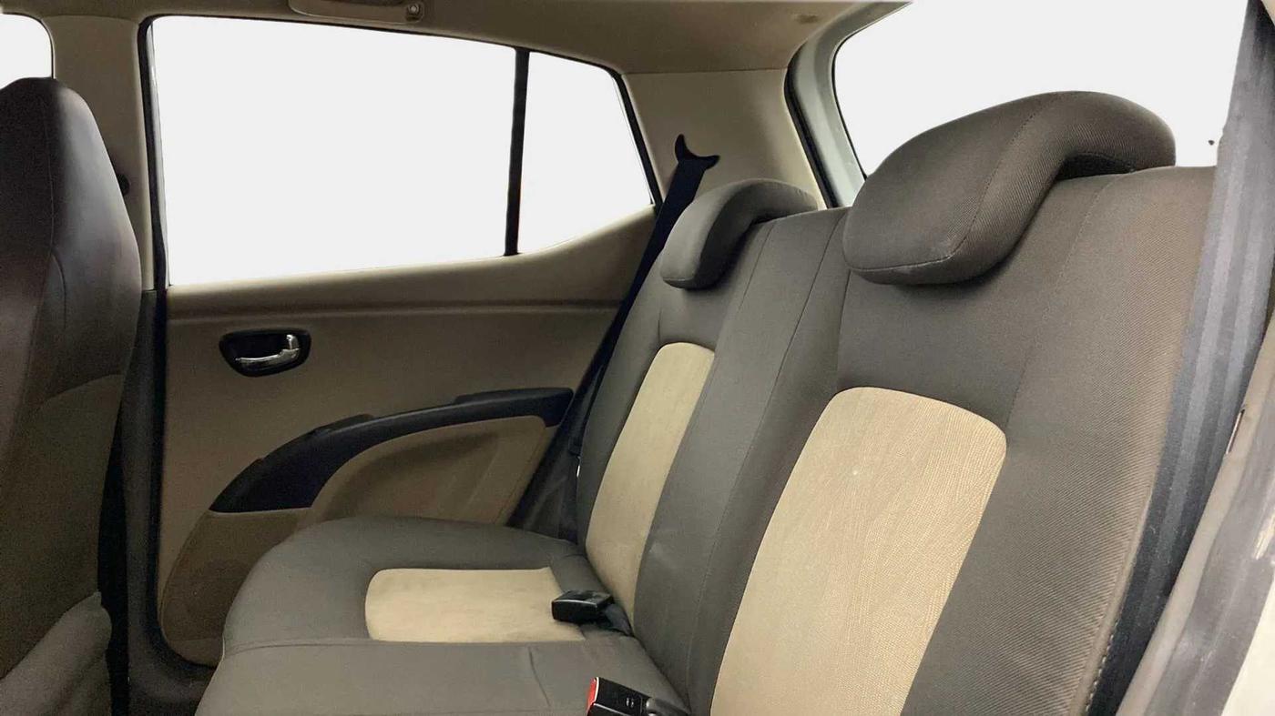 2013 Hyundai i10 SPORTZ 1.2 AT, Petrol, Automatic, 71,297 km, Right Side Rear Door Cabin