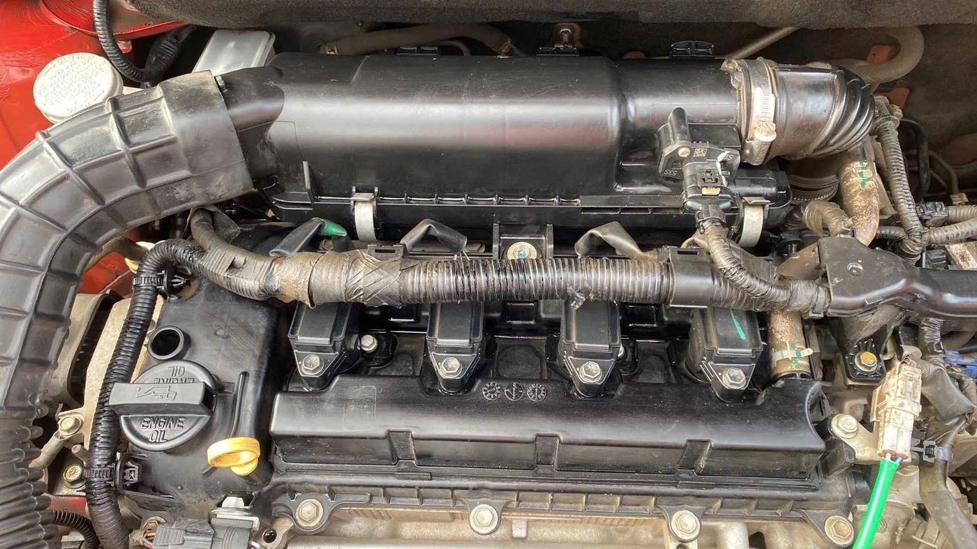 2021 Maruti Swift ZXI PLUS AMT DUAL TONE, Petrol, Automatic, 46,419 km, Open Bonet