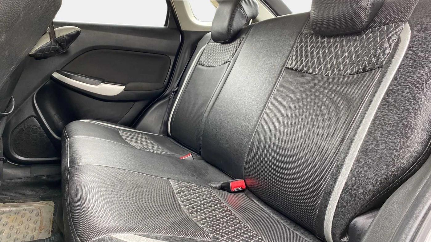 2018 Maruti Baleno DELTA DIESEL 1.3, Diesel, Manual, 86,448 km, Right Side Rear Door Cabin