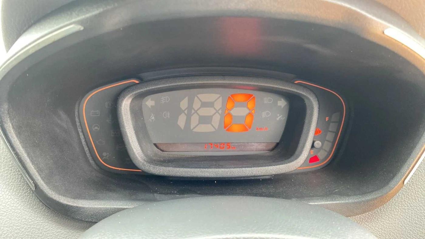 2016 Renault Kwid RXT 0.8, Petrol, Manual, 17,400 km, Odometer Image