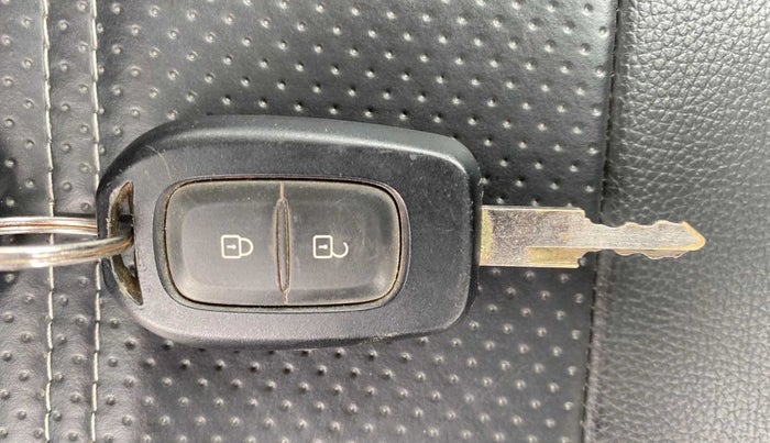 2016 Renault Kwid RXT 0.8, Petrol, Manual, 17,400 km, Key Close Up
