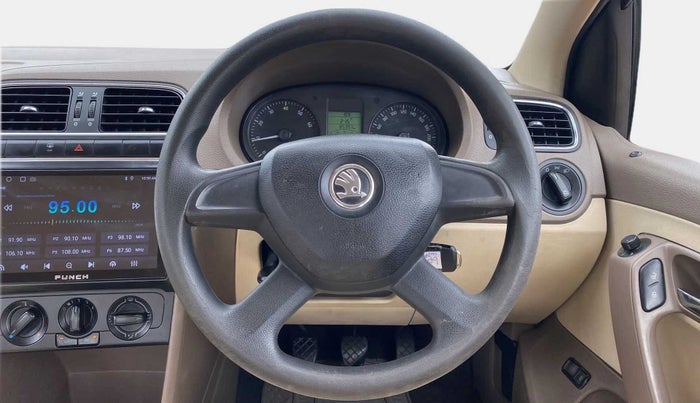 2013 Skoda Rapid AMBITION 1.6 MPI MT PLUS, Petrol, Manual, 85,375 km, Steering Wheel Close Up