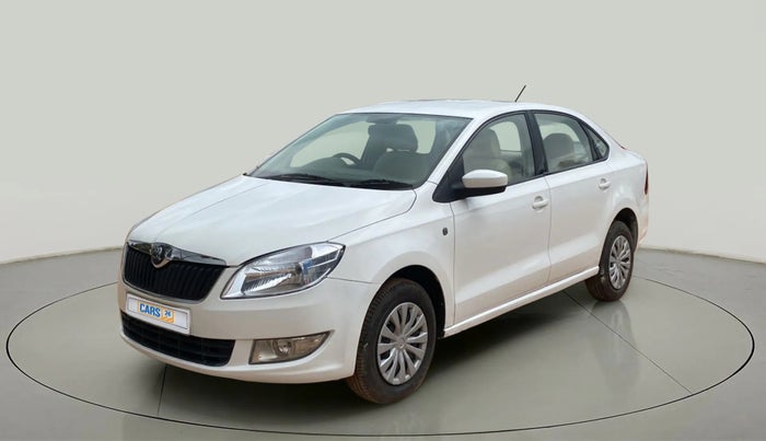 2013 Skoda Rapid AMBITION 1.6 MPI MT PLUS, Petrol, Manual, 85,375 km, Left Front Diagonal