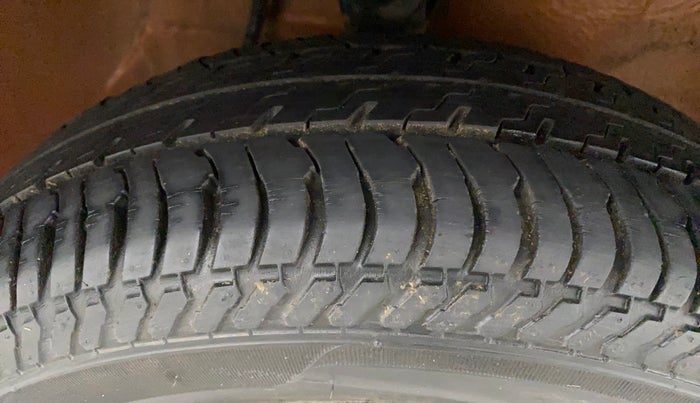 2018 Maruti Alto K10 VXI (O), Petrol, Manual, 26,067 km, Right Front Tyre Tread