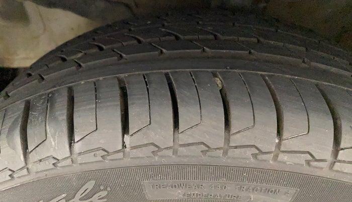 2020 Hyundai Verna SX 1.5 VTVT, Petrol, Manual, 40,217 km, Left Front Tyre Tread