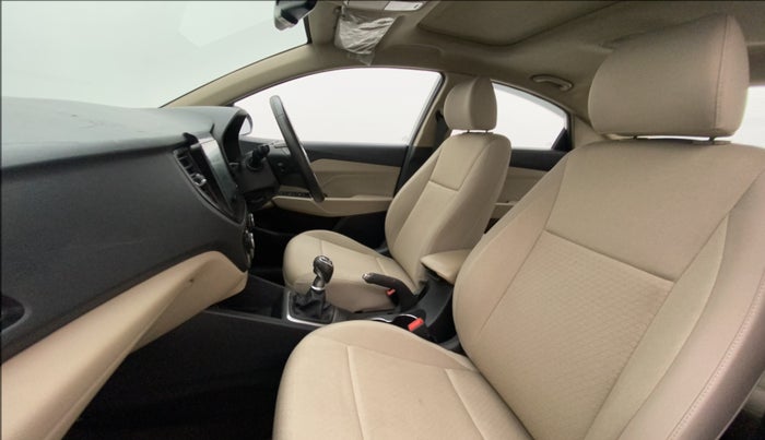 2020 Hyundai Verna SX 1.5 VTVT, Petrol, Manual, 40,217 km, Right Side Front Door Cabin