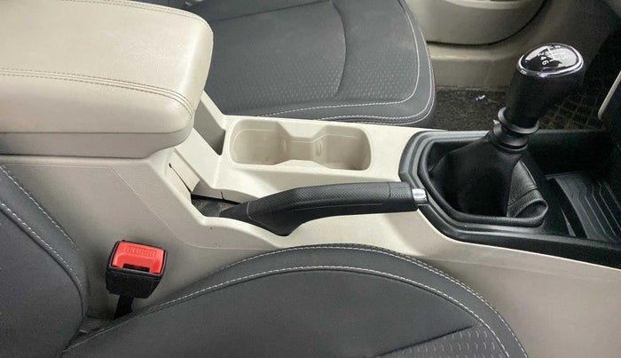 2022 Mahindra XUV300 W6 1.5 DIESEL, Diesel, Manual, 57,845 km, Gear Lever
