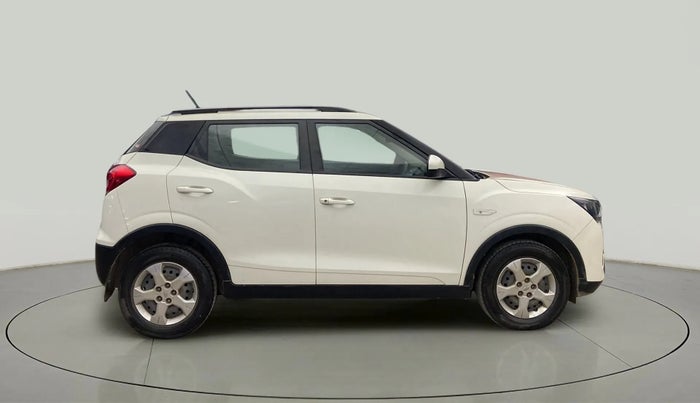 2022 Mahindra XUV300 W6 1.5 DIESEL, Diesel, Manual, 57,845 km, Right Side View