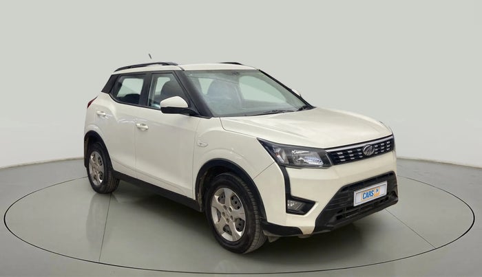 2022 Mahindra XUV300 W6 1.5 DIESEL, Diesel, Manual, 57,845 km, Right Front Diagonal